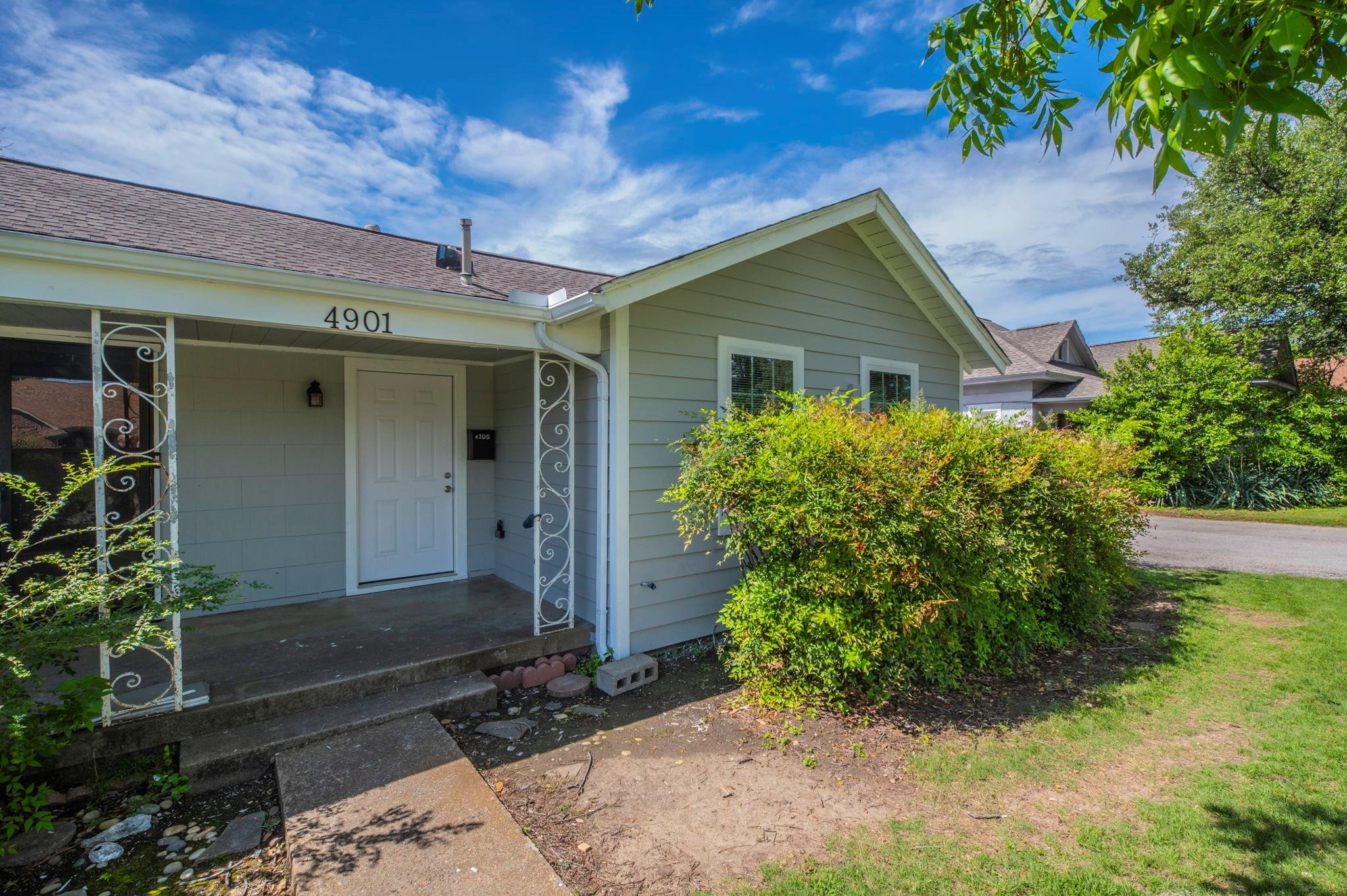 4901 Curzon Avenue 105