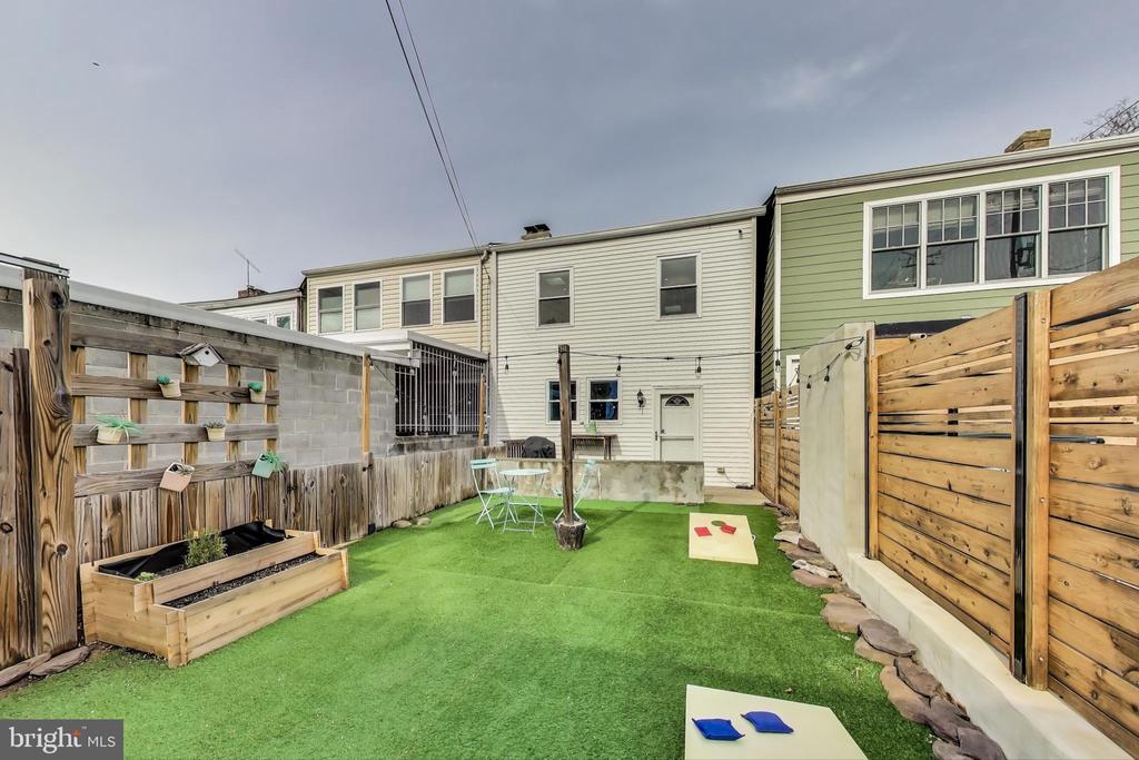 402 EMERSON STREET NW