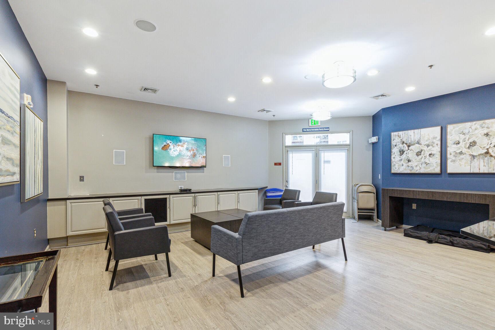 1201 EAST WEST HIGHWAY 419