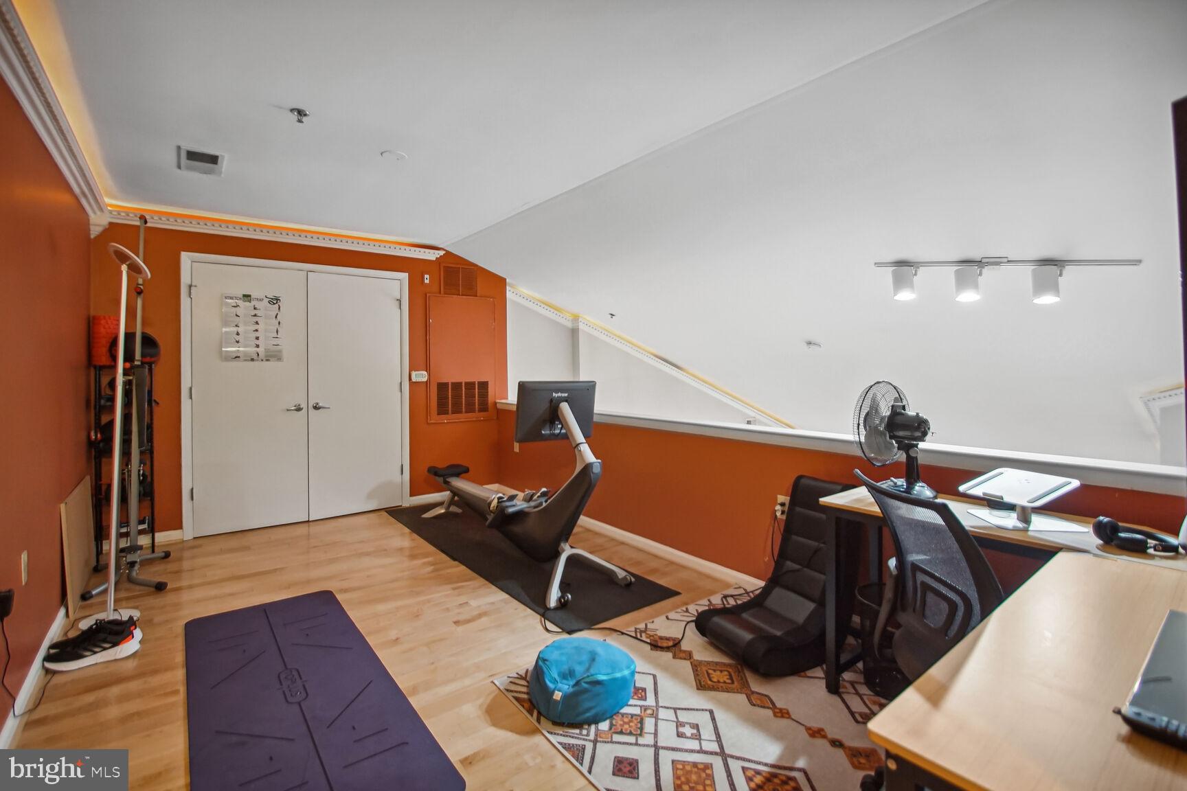 1201 EAST WEST HIGHWAY 419