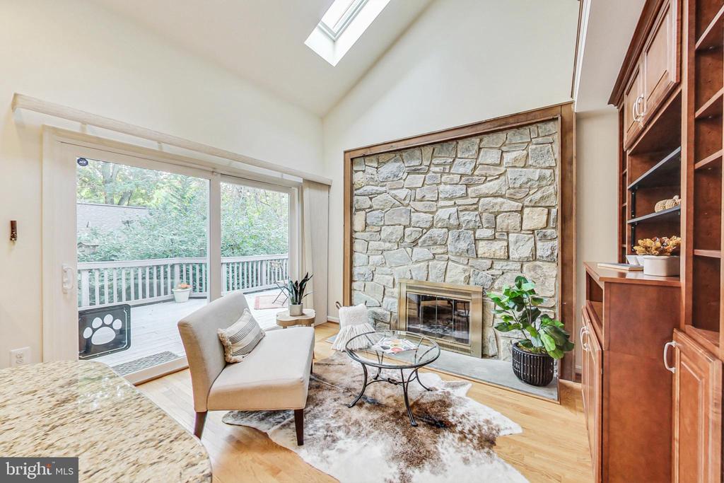 211 E DEER PARK DRIVE