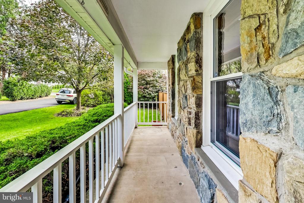211 E DEER PARK DRIVE