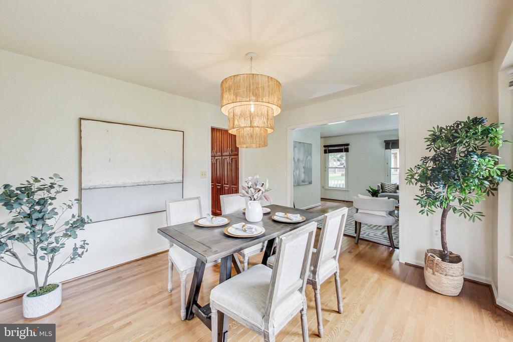 211 E DEER PARK DRIVE