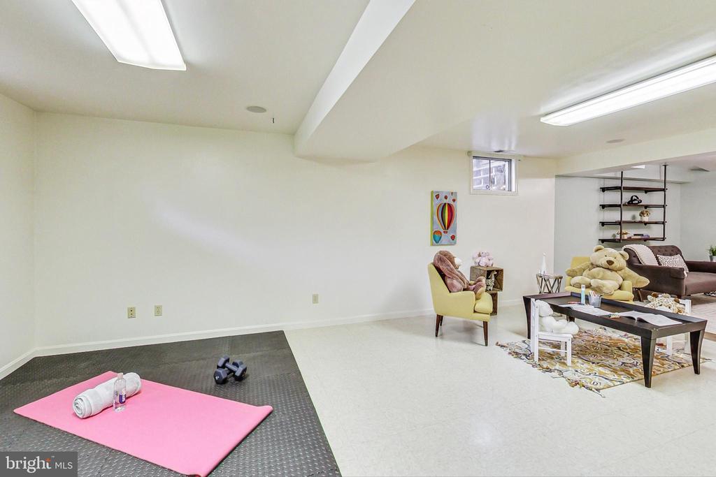 211 E DEER PARK DRIVE