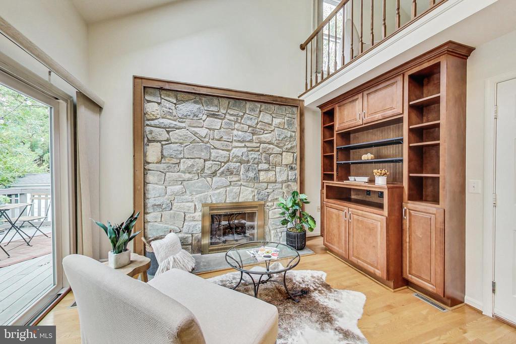 211 E DEER PARK DRIVE