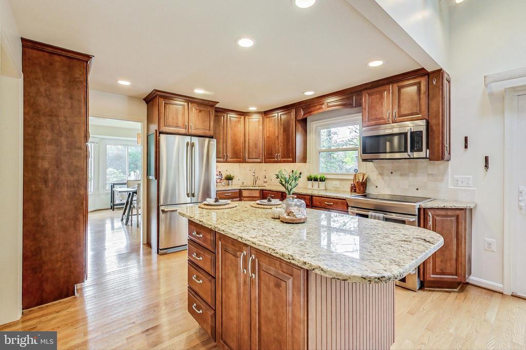211 E DEER PARK DRIVE
