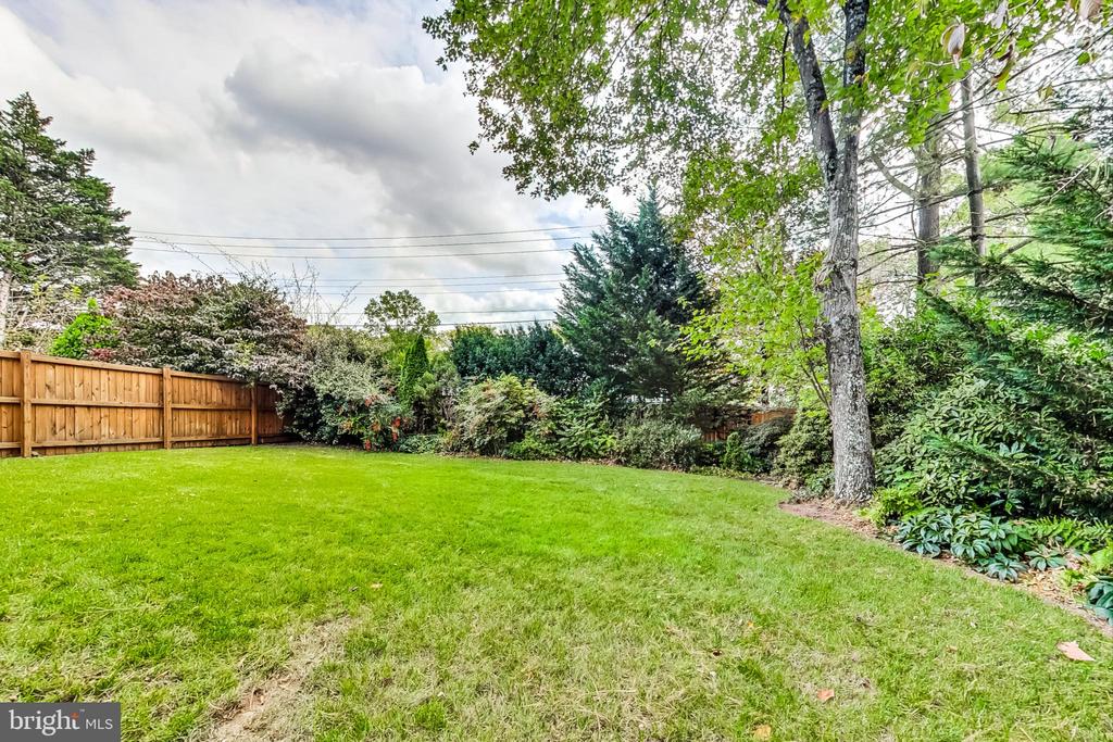 211 E DEER PARK DRIVE