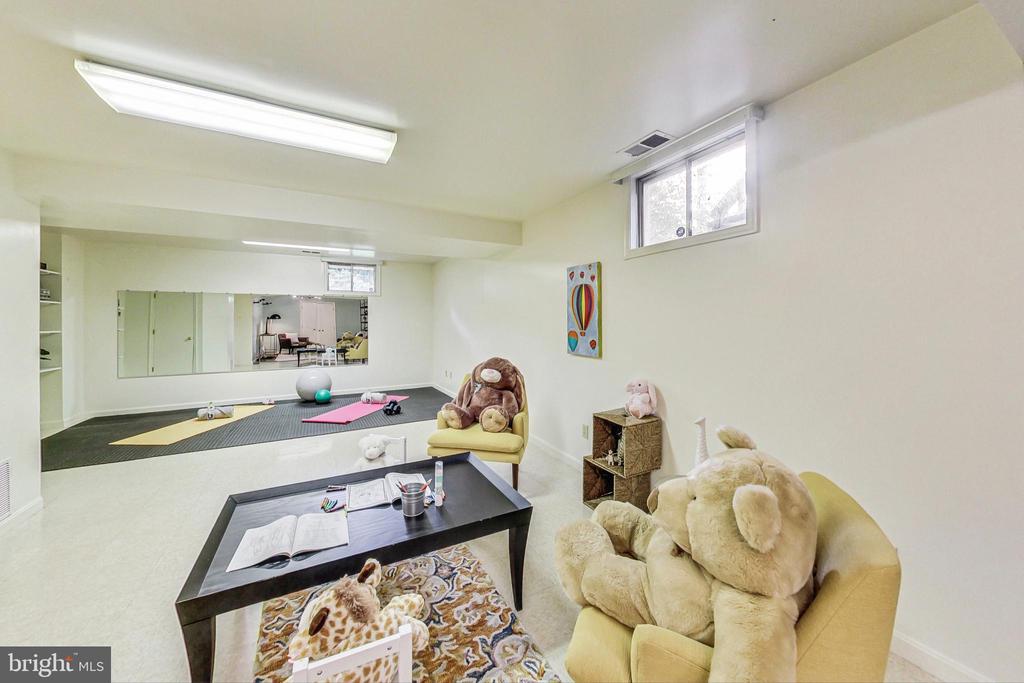 211 E DEER PARK DRIVE