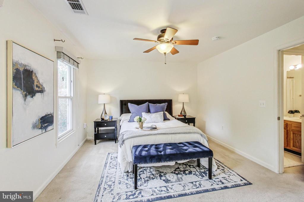 211 E DEER PARK DRIVE