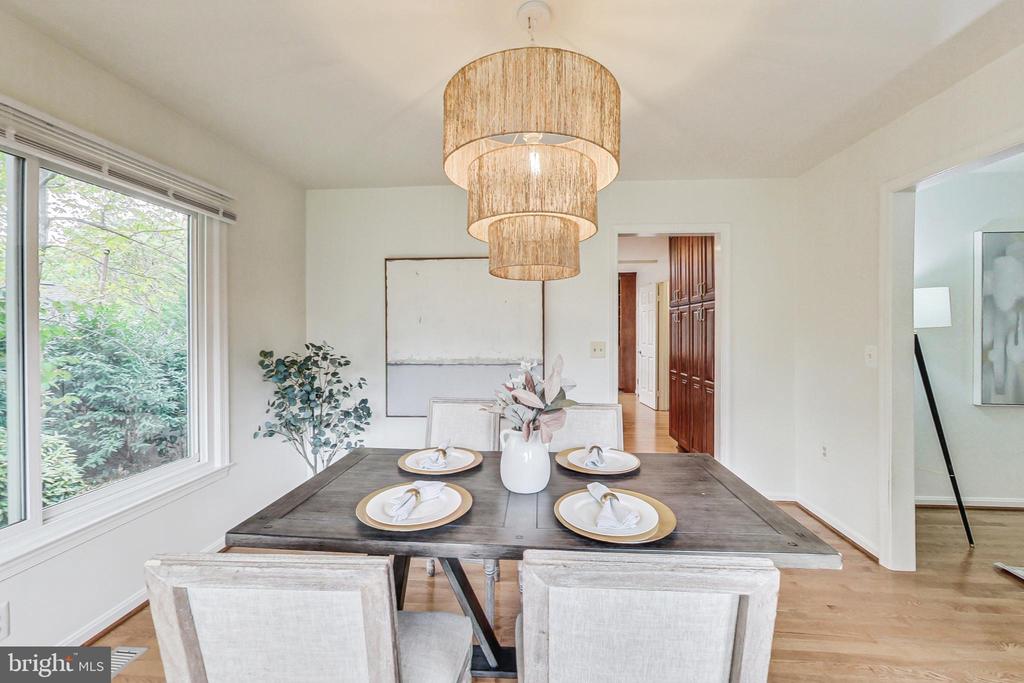 211 E DEER PARK DRIVE