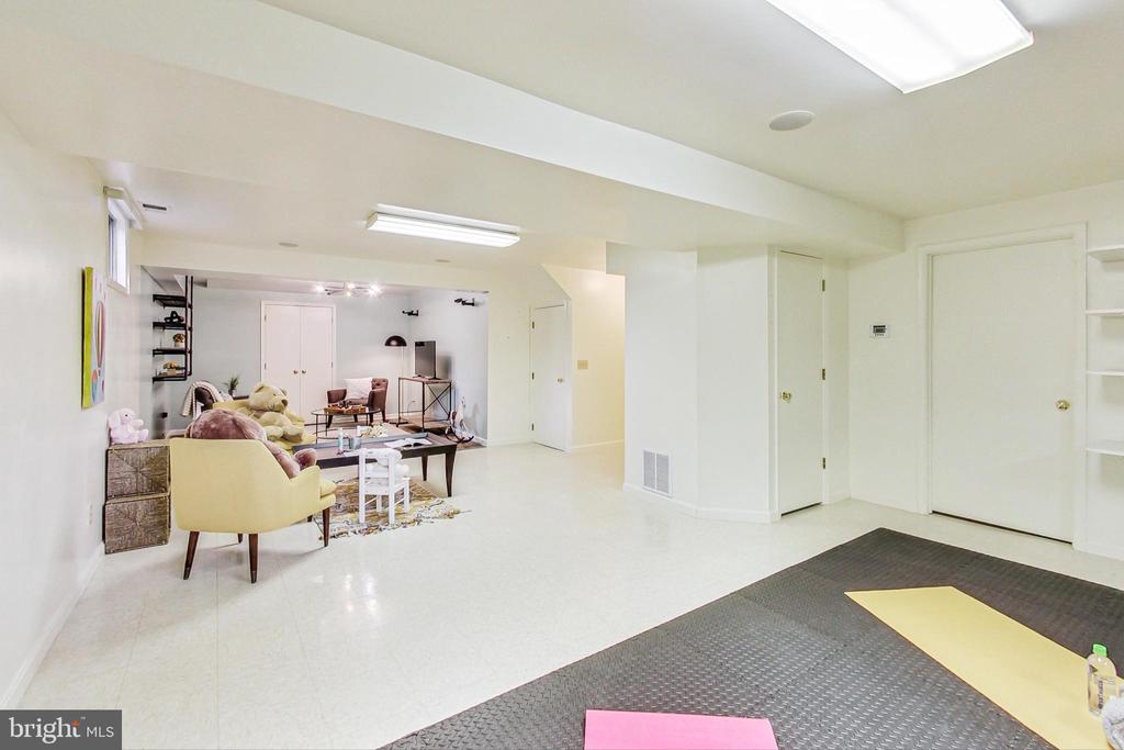 211 E DEER PARK DRIVE