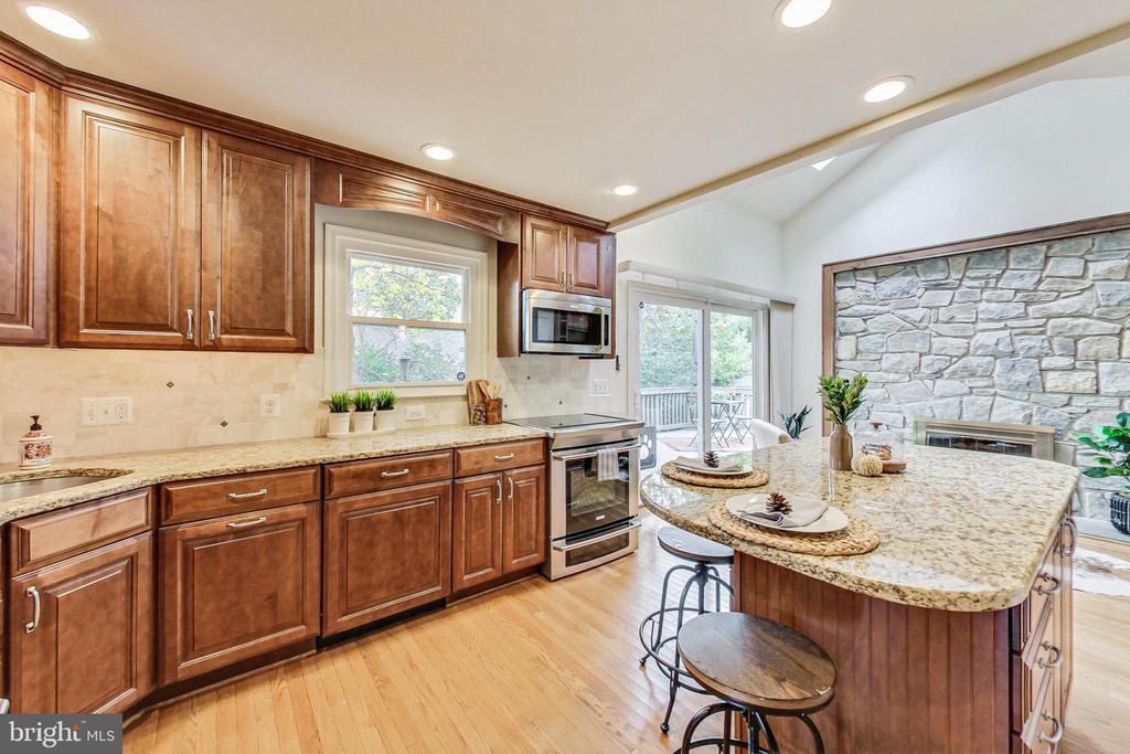 211 E DEER PARK DRIVE