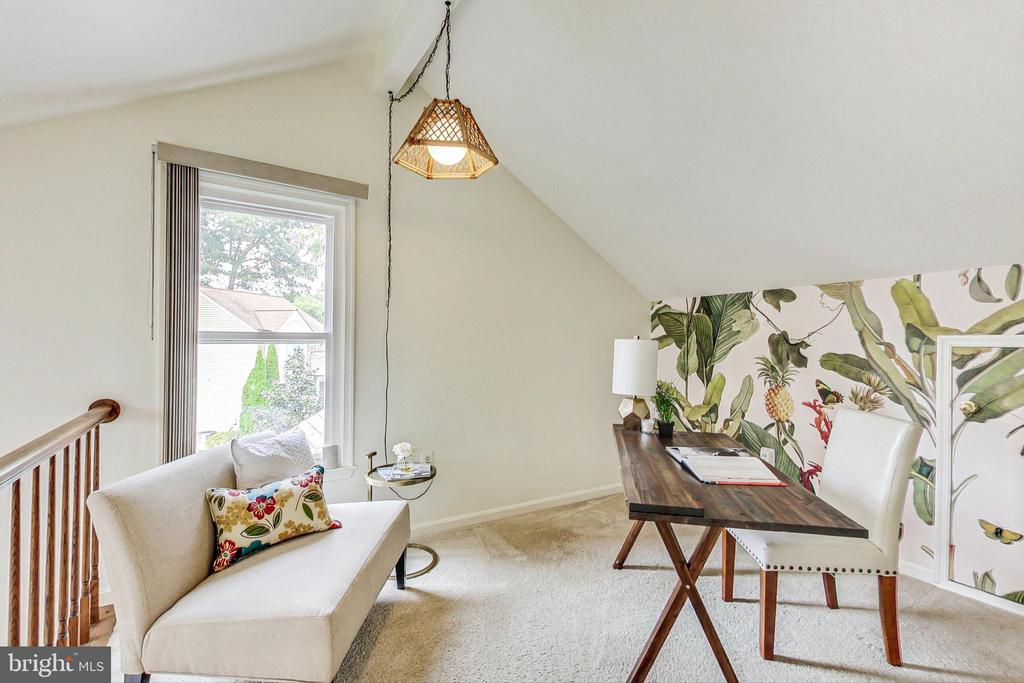 211 E DEER PARK DRIVE