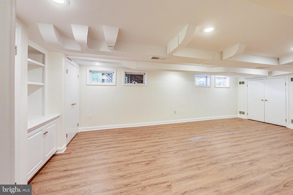 5408 HARWOOD ROAD