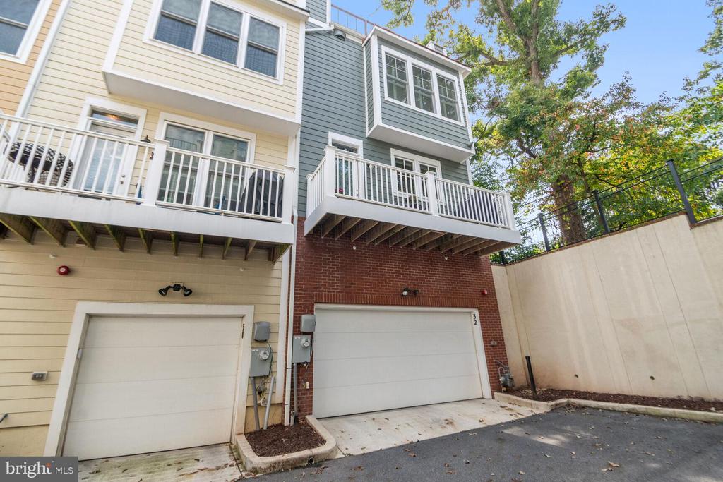 32 ELLSWORTH HEIGHTS STREET