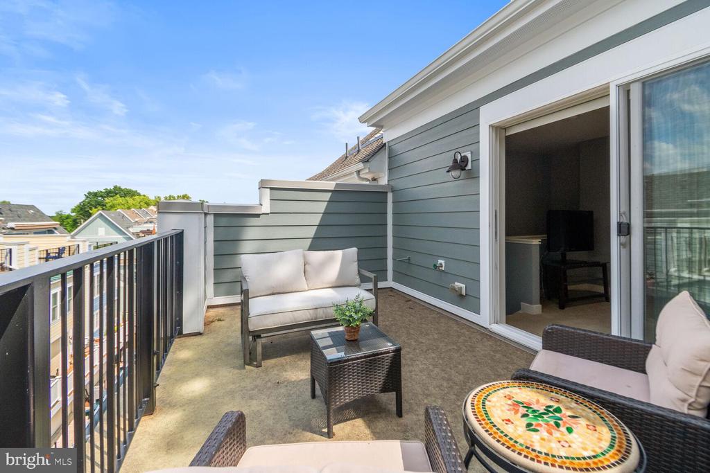 32 ELLSWORTH HEIGHTS STREET