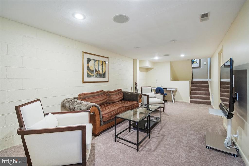 4 TIFTON COURT