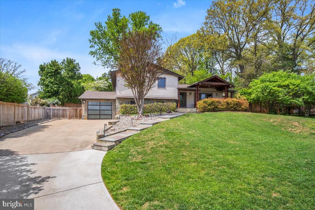 4 TIFTON COURT