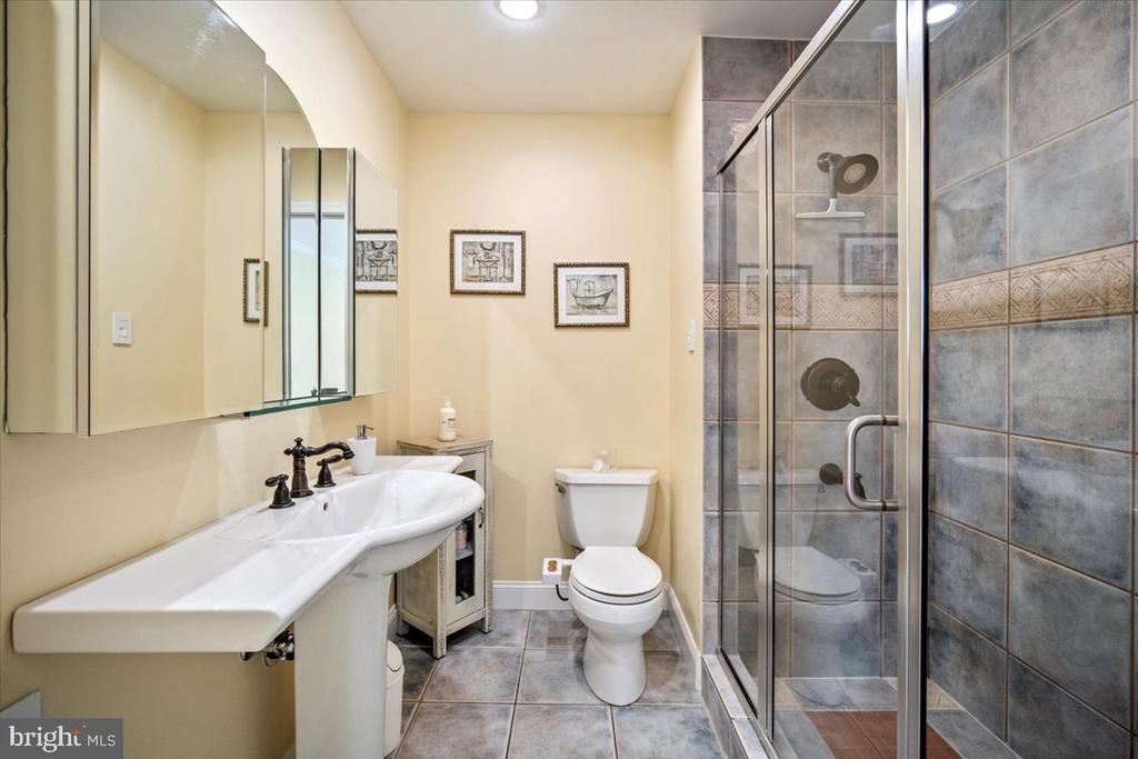 4 TIFTON COURT