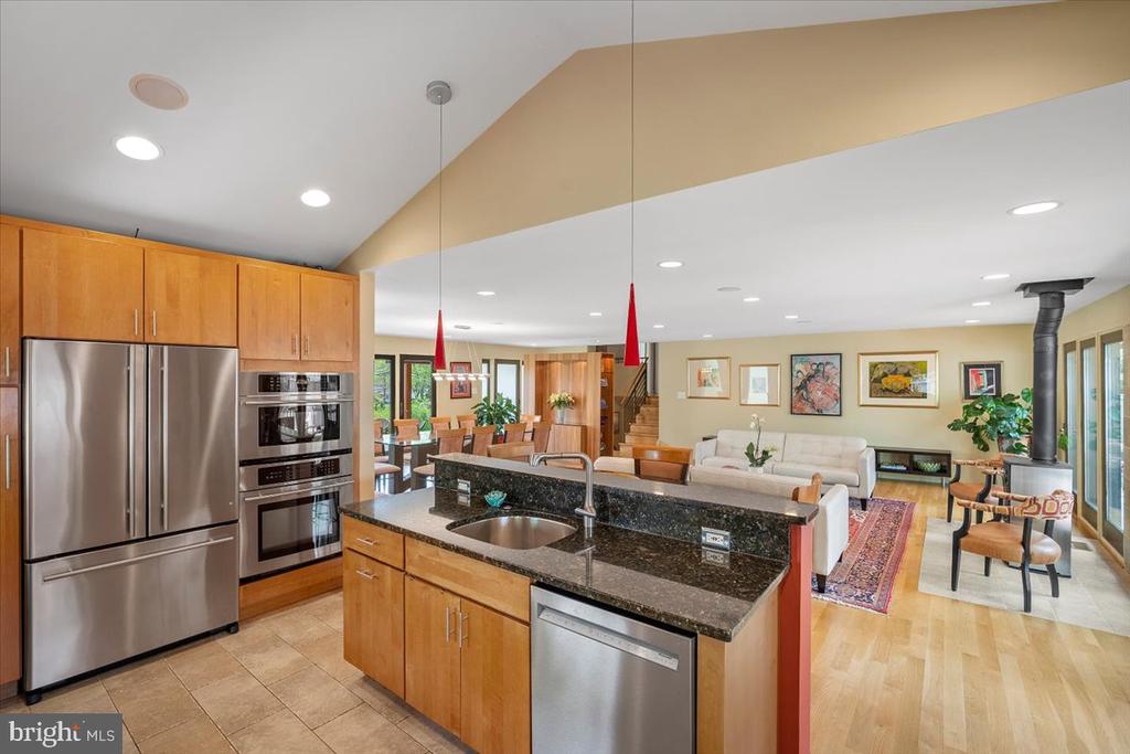 4 TIFTON COURT