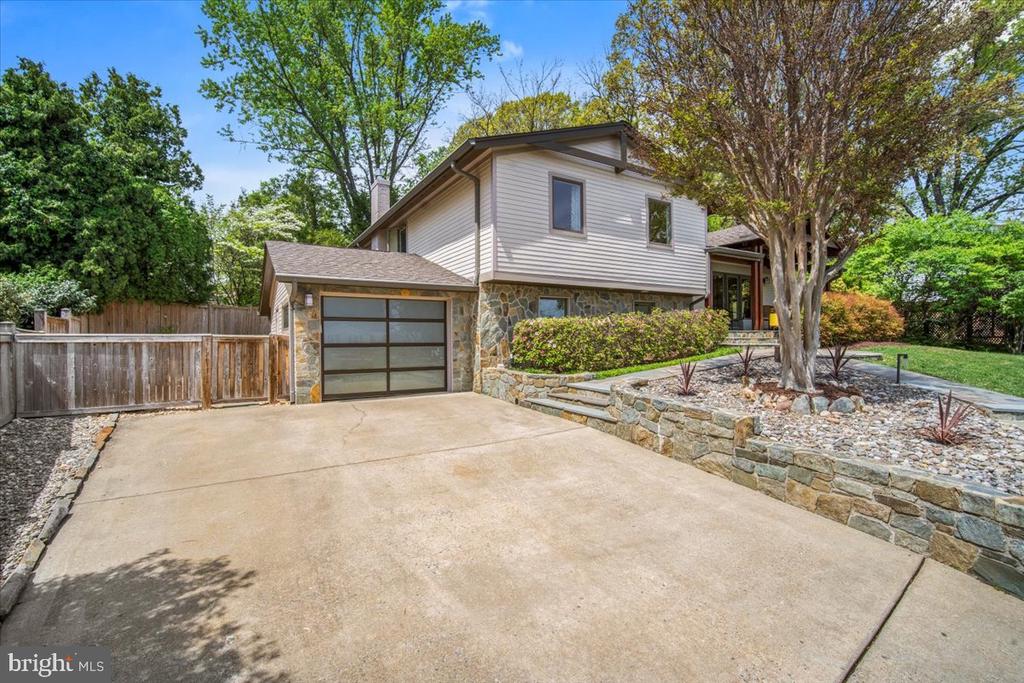 4 TIFTON COURT