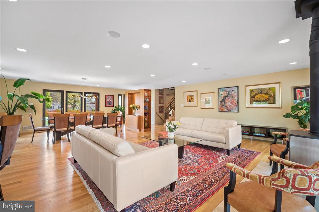 4 TIFTON COURT