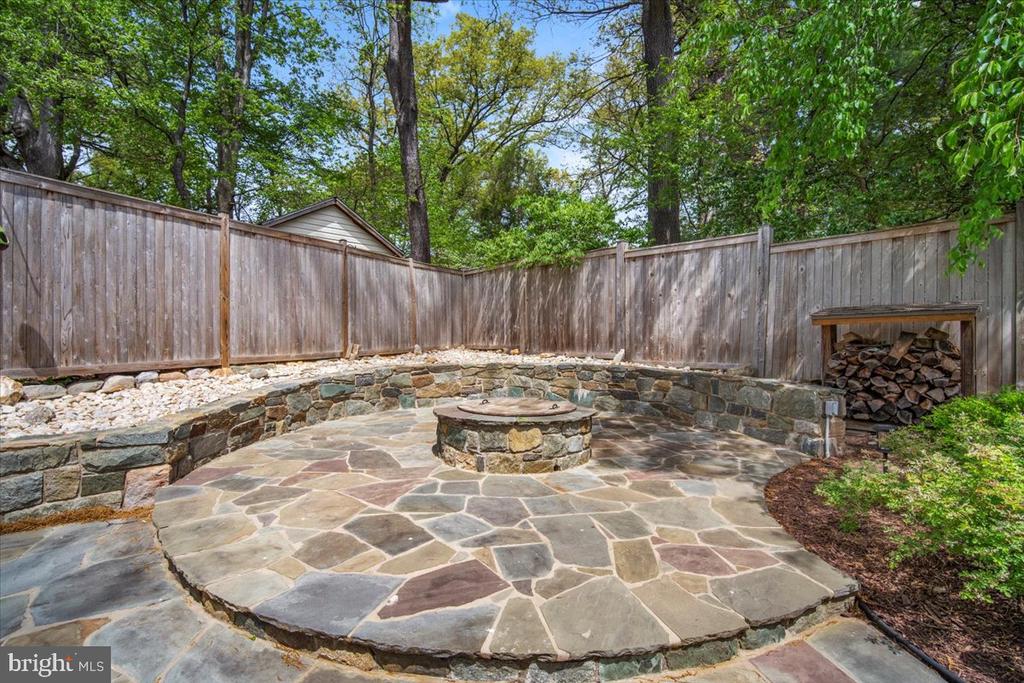 4 TIFTON COURT