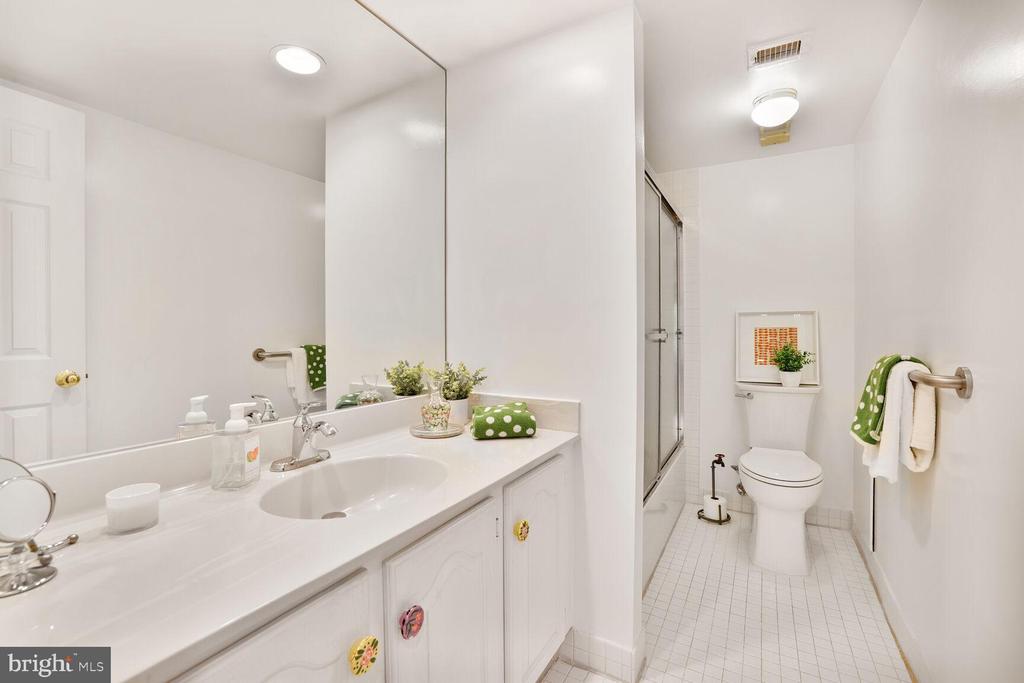 11400 STRAND DRIVE R-316