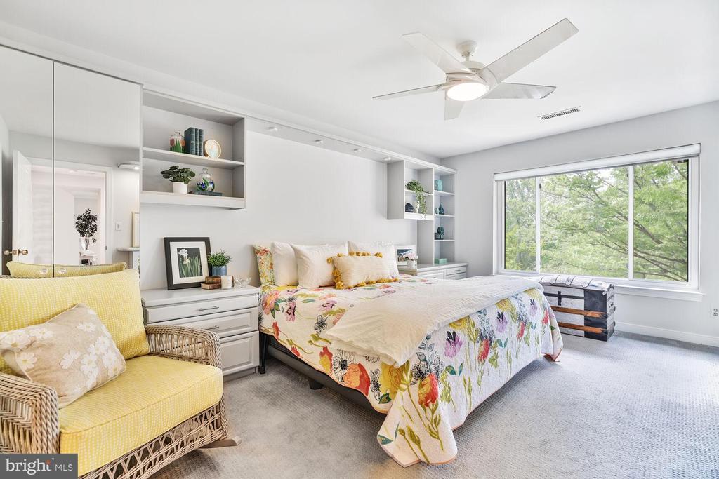 11400 STRAND DRIVE R-316