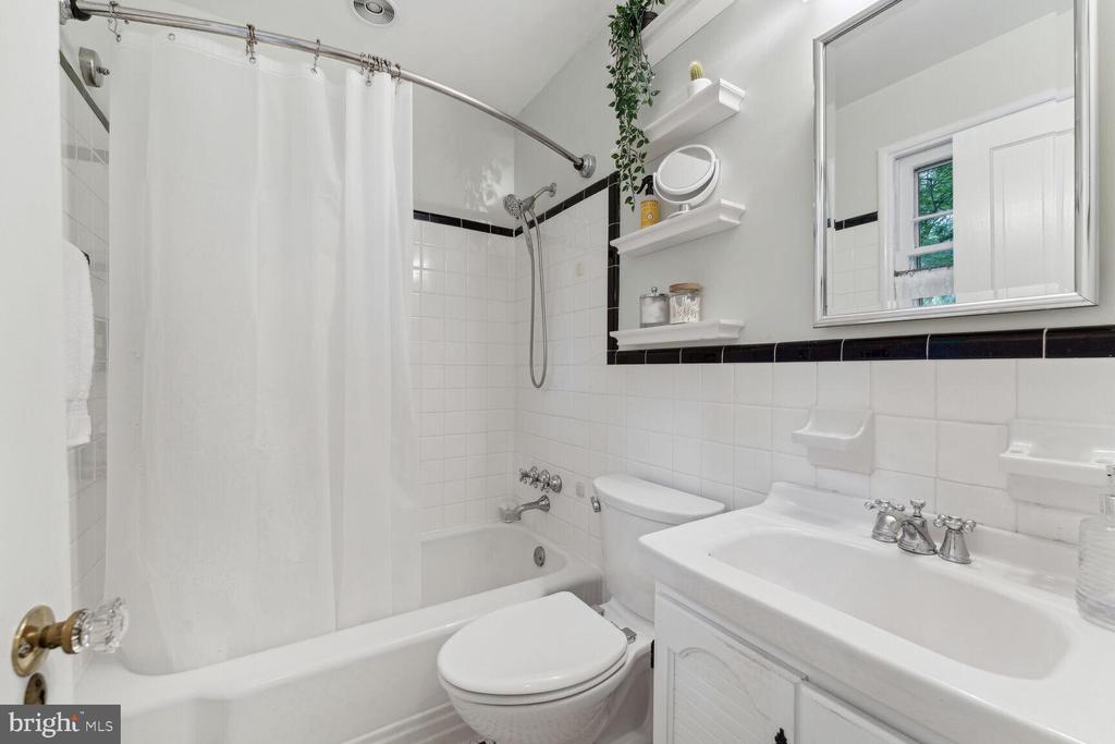 8532 GEREN ROAD 17-4