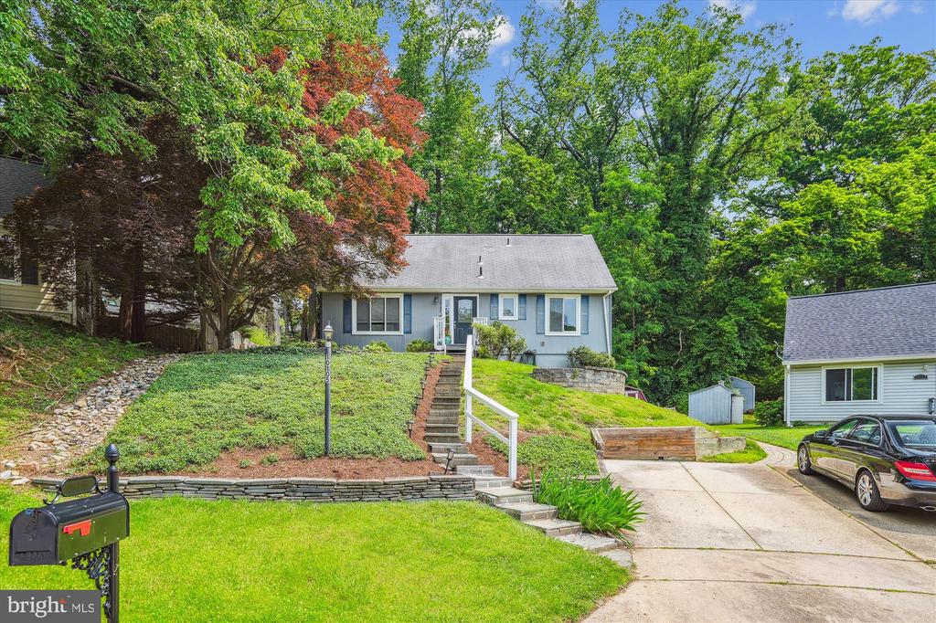 10105 MEREDITH AVENUE
