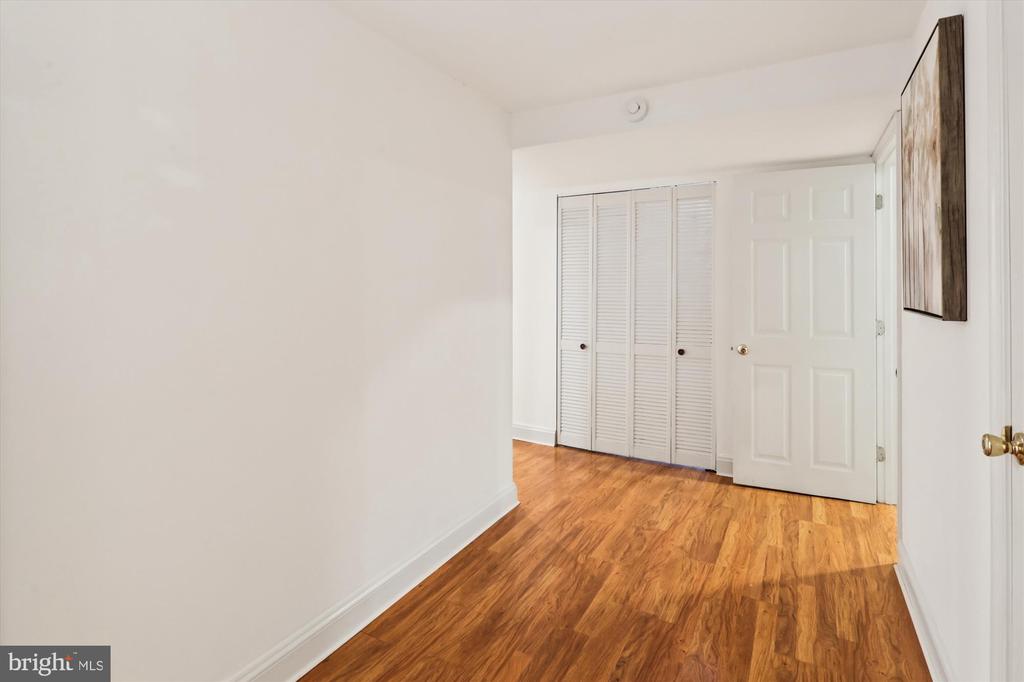10105 MEREDITH AVENUE