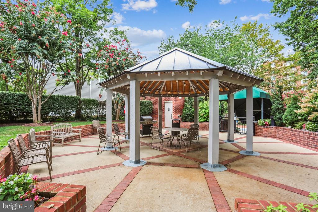 7500 WOODMONT AVENUE S706