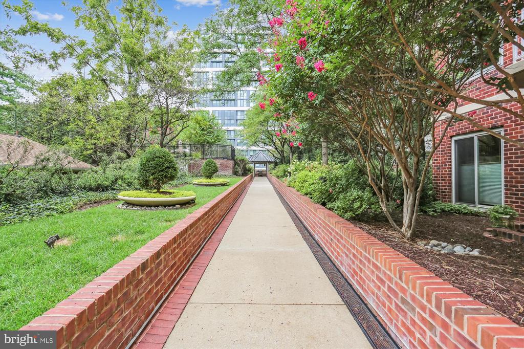 7500 WOODMONT AVENUE S706
