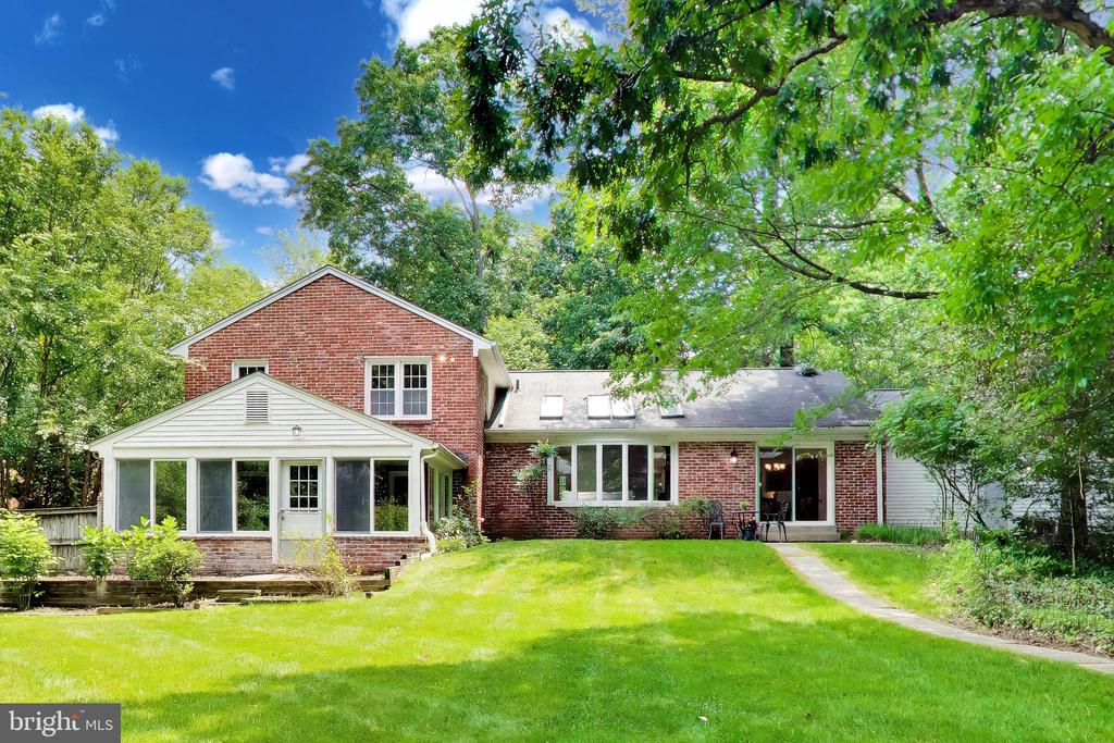 4 ORCHARD WAY N