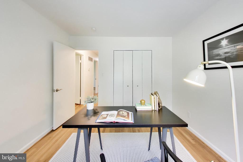 4 ORCHARD WAY N