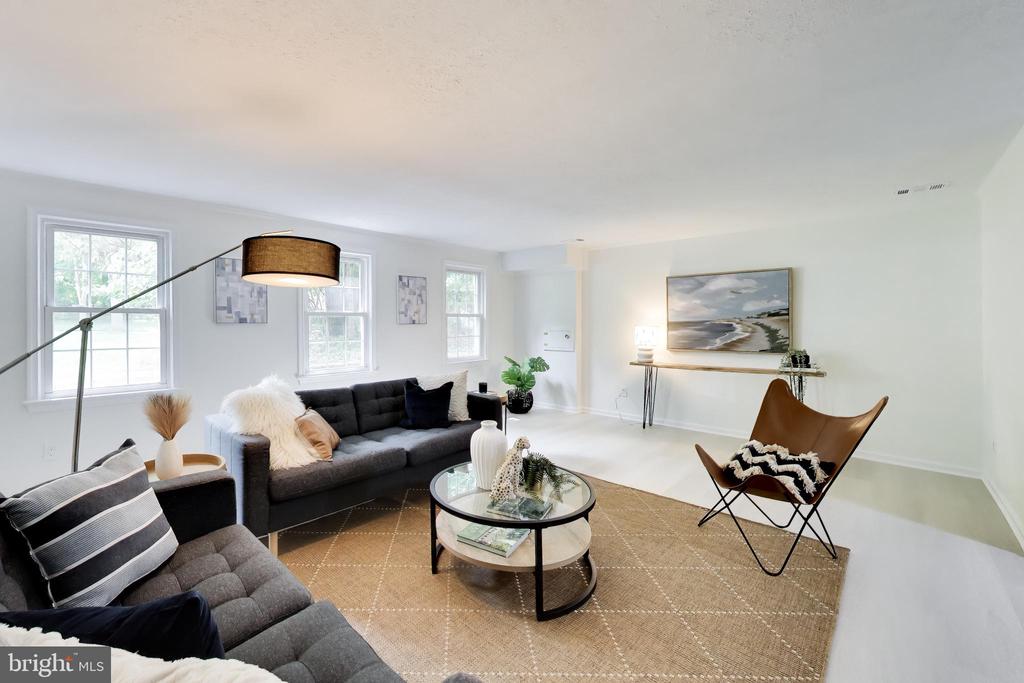 4 ORCHARD WAY N