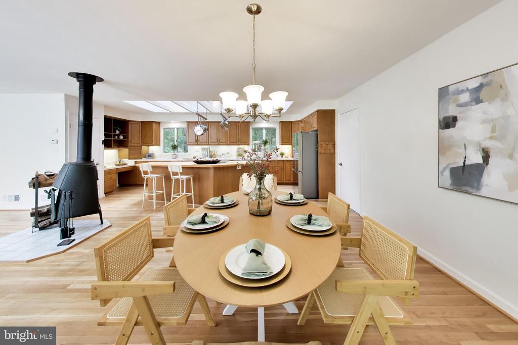4 ORCHARD WAY N