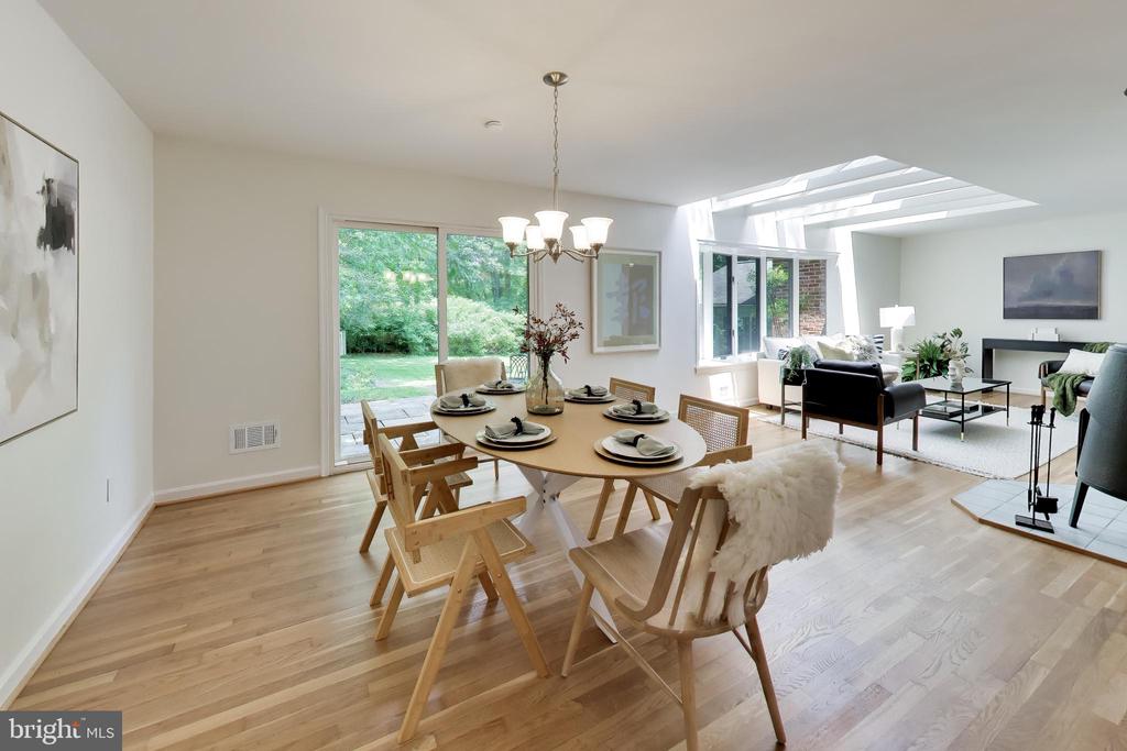 4 ORCHARD WAY N