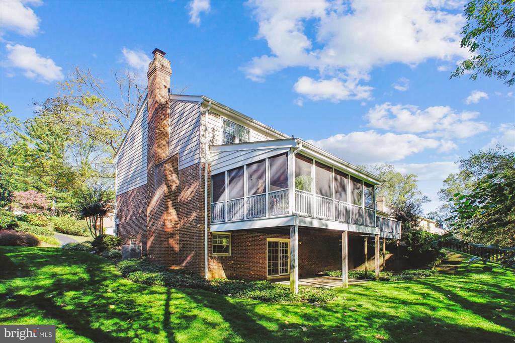 1631 MADDUX LANE