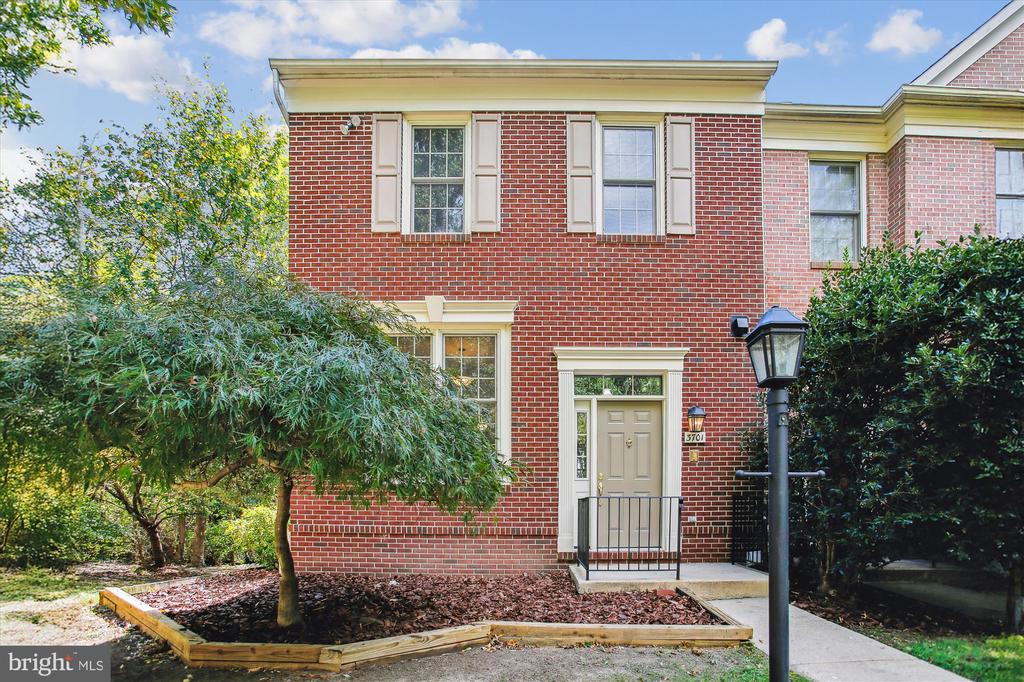 3701 HUNTLEY MEADOWS LANE