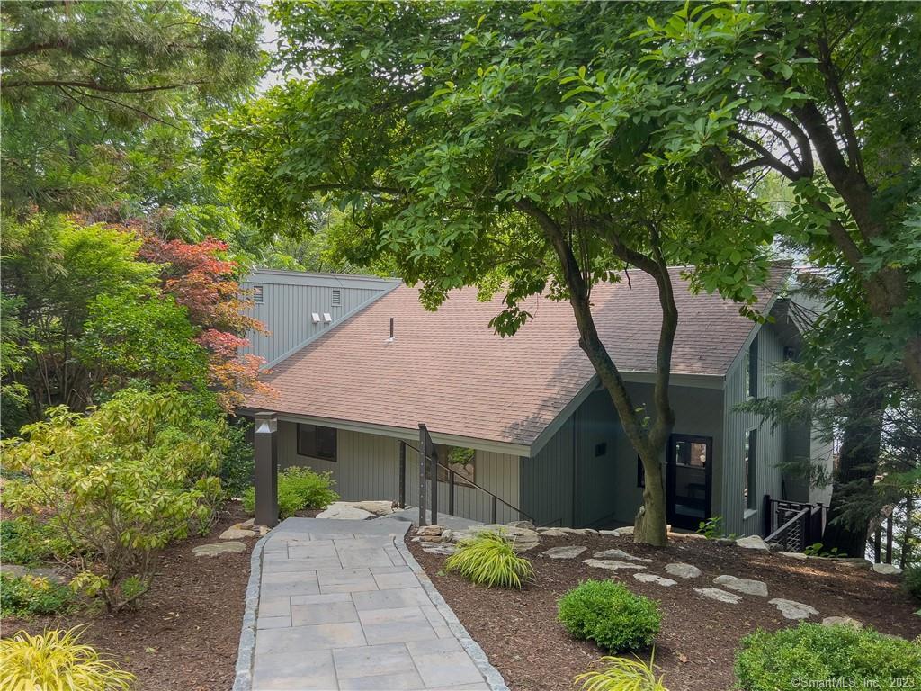 11 Edgewood Drive