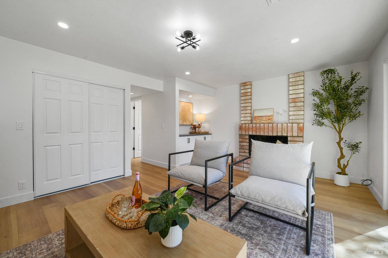 118 Salinas Dr