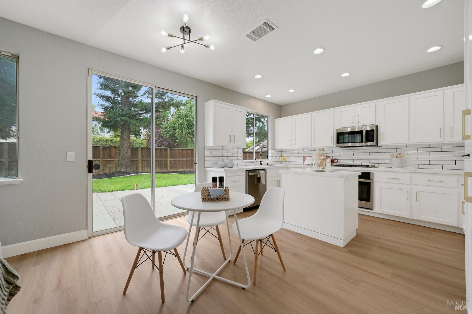 330 Sussex Cir