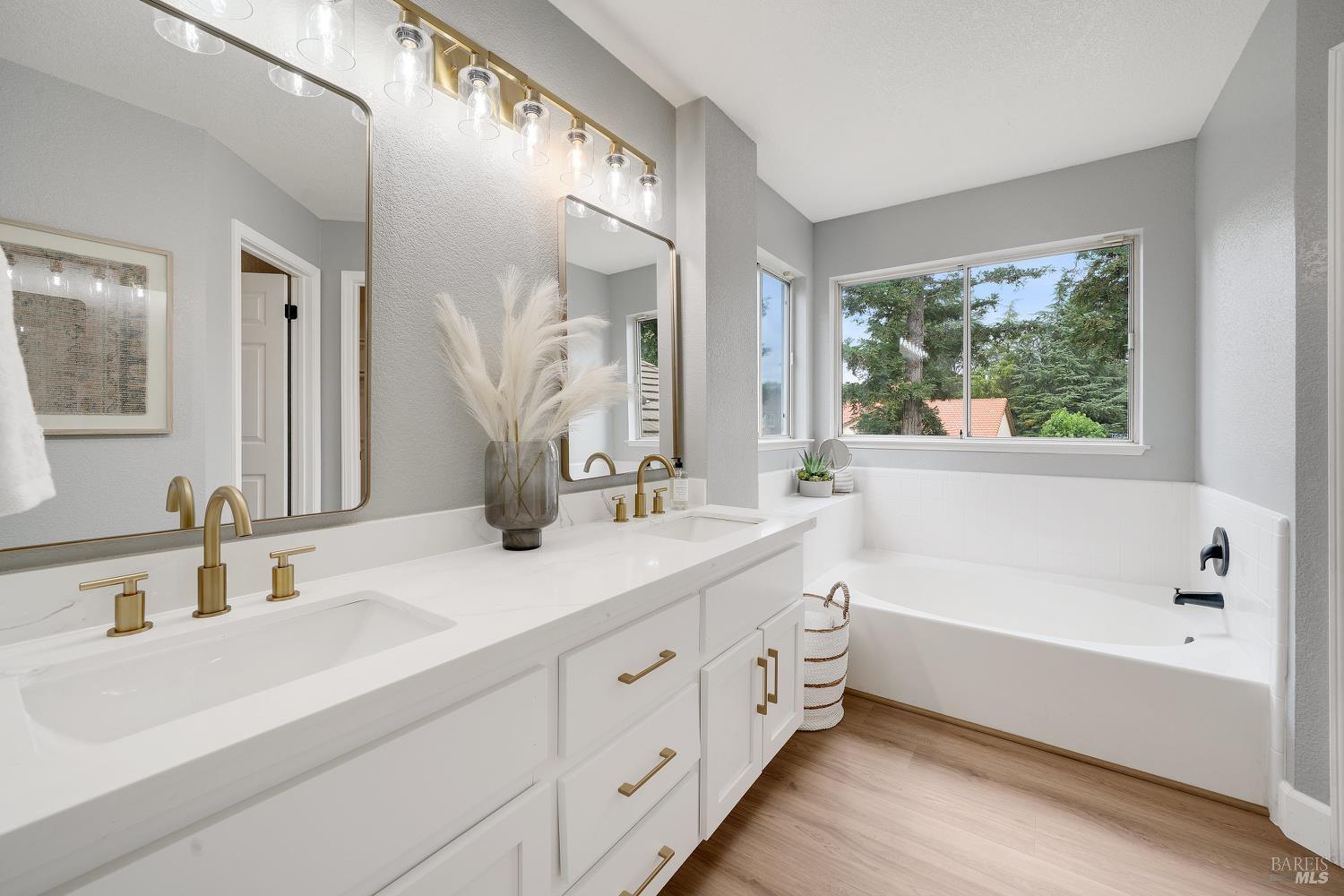 330 Sussex Cir