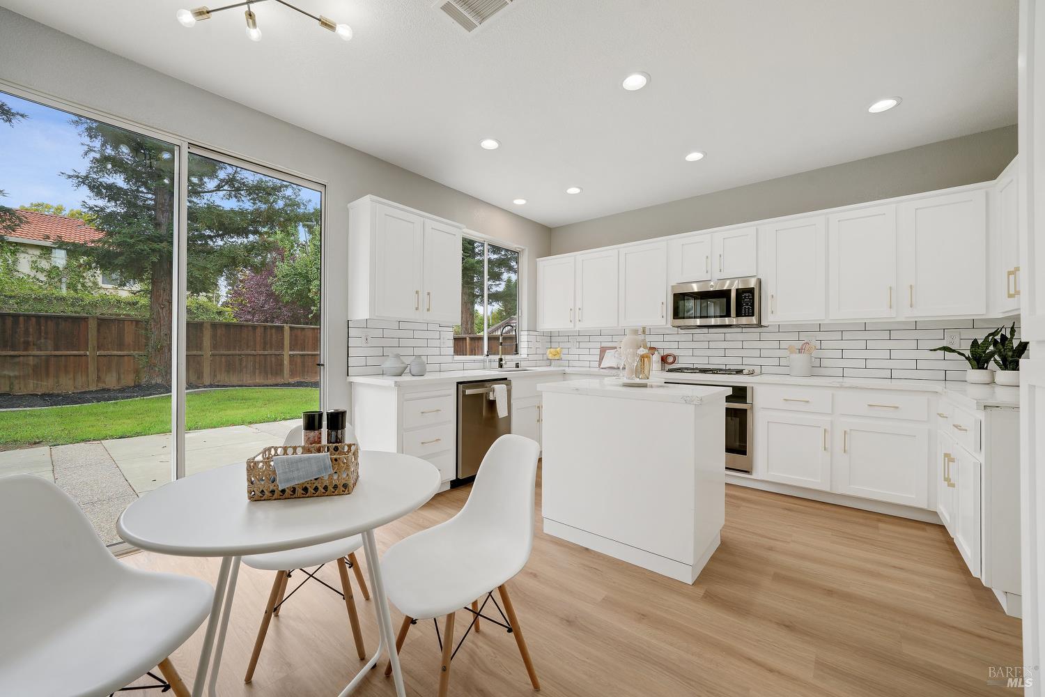 330 Sussex Cir