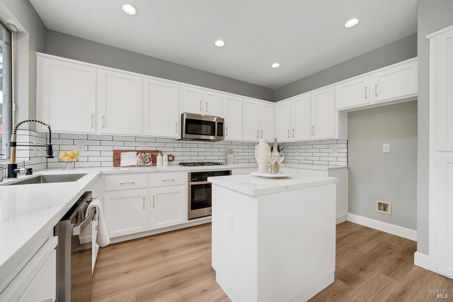 330 Sussex Cir
