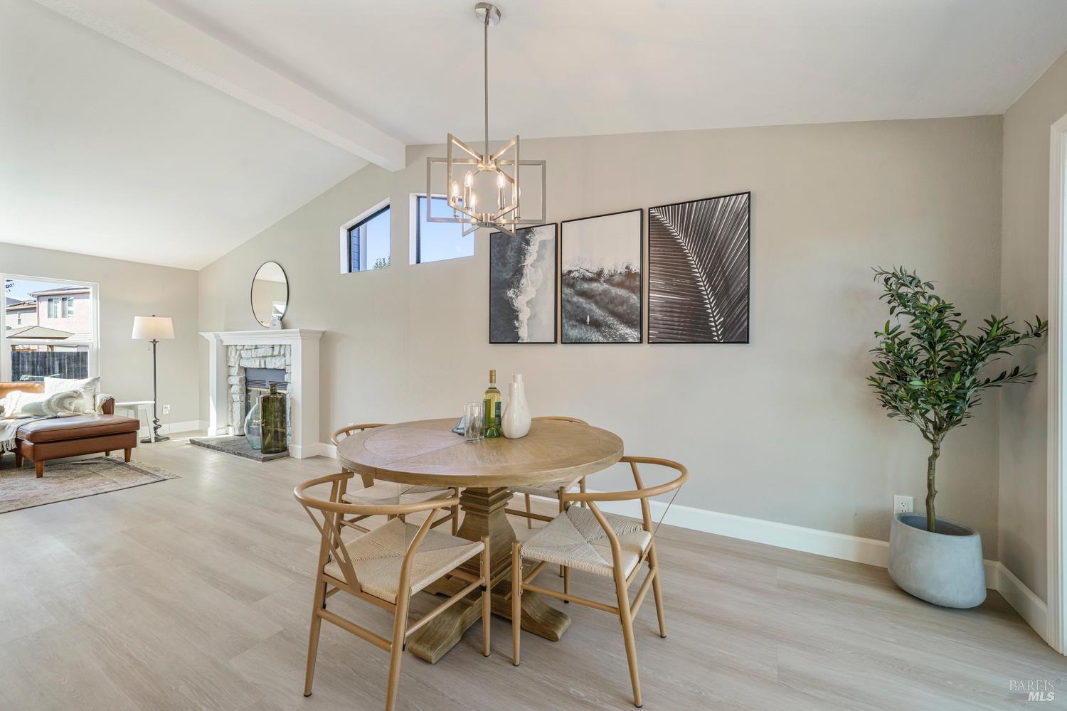 224 Pinecreek Ln