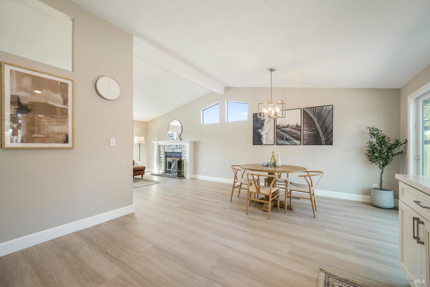 224 Pinecreek Ln