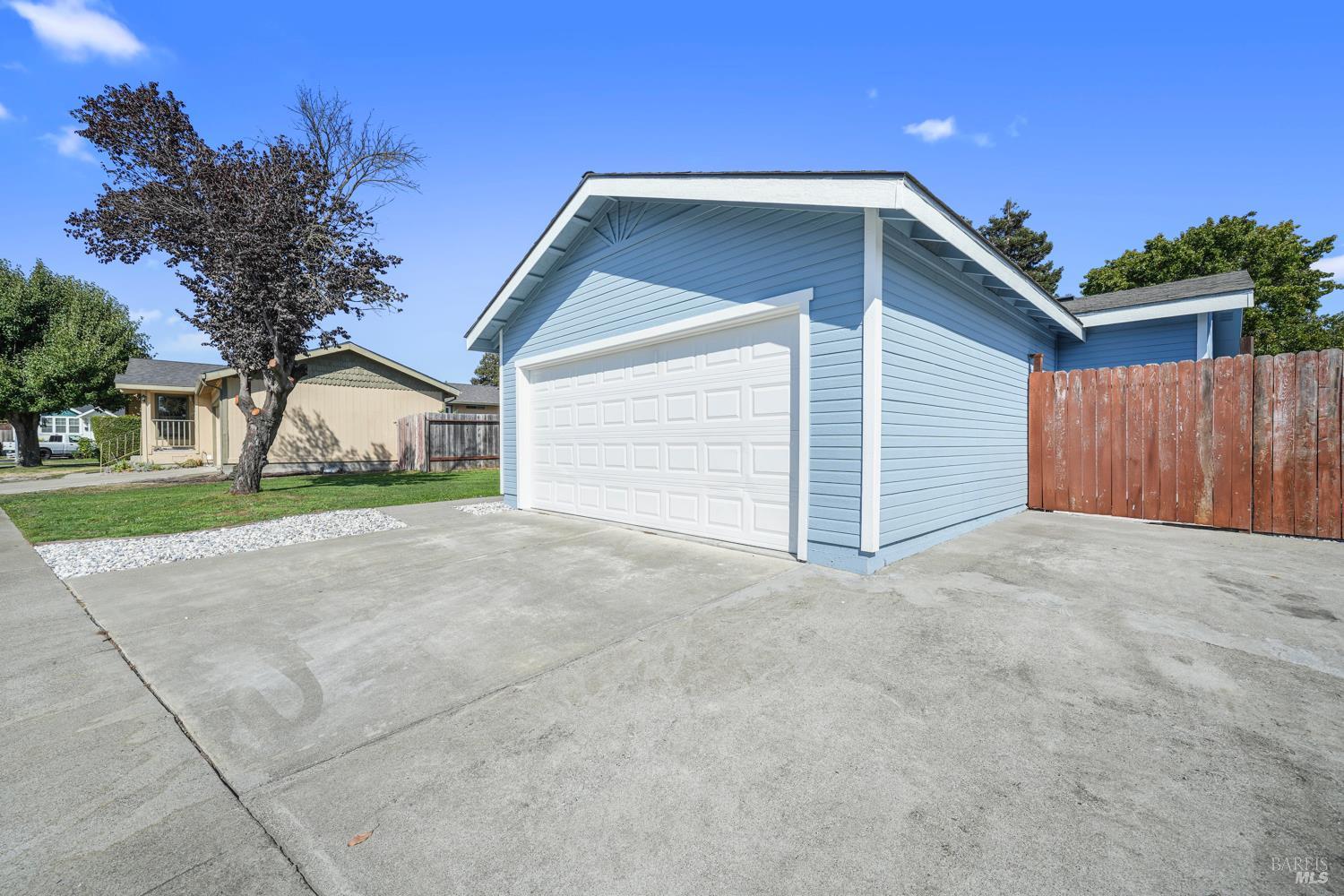 224 Pinecreek Ln